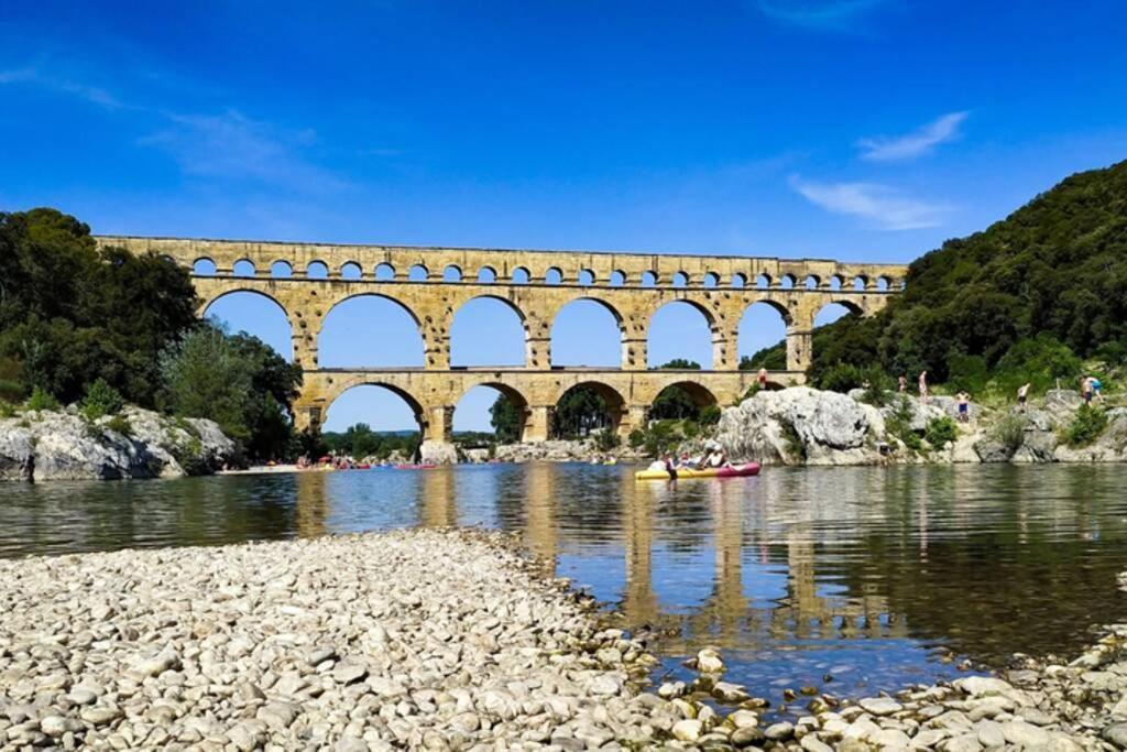 Insolite Studio -La Tour Des Templiers- Montfrin Екстер'єр фото